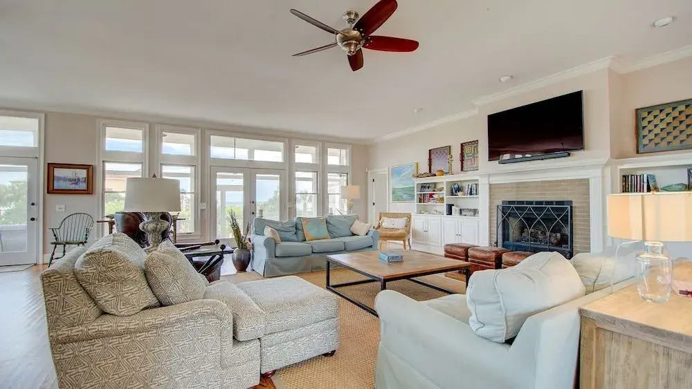 Eastland House by Peace Vacations