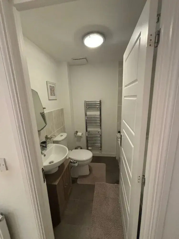 Dartford, 4 Beds, Sleeps 8, Near Bluewater and M25