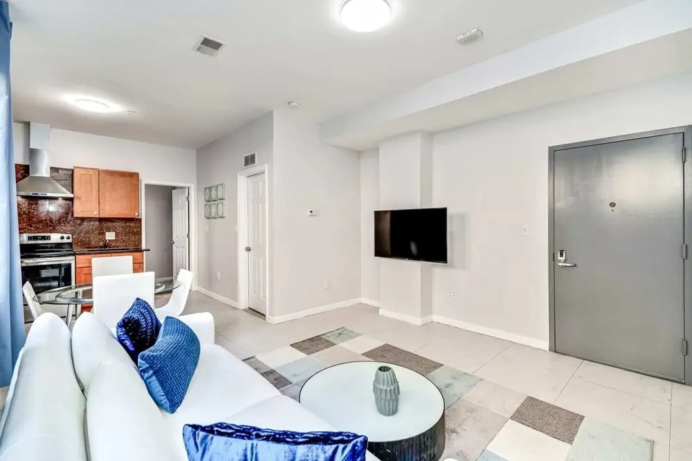 A Touch of Blue! Stylish 2BD Next to Reading Terminal Market
