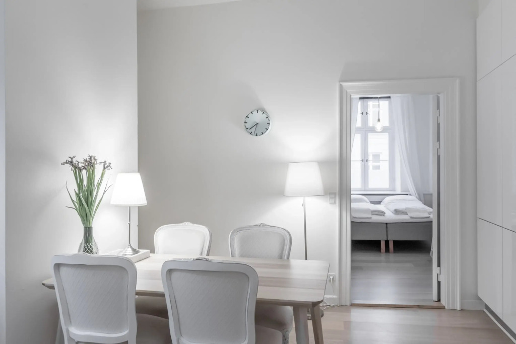 ★ 170SQM Apt. 50M to Main Street, Metro & canals ★