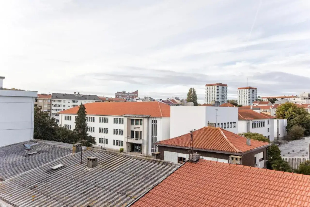 2BR Flat in Bonfim w/ AC & Balcony by LovelyStay