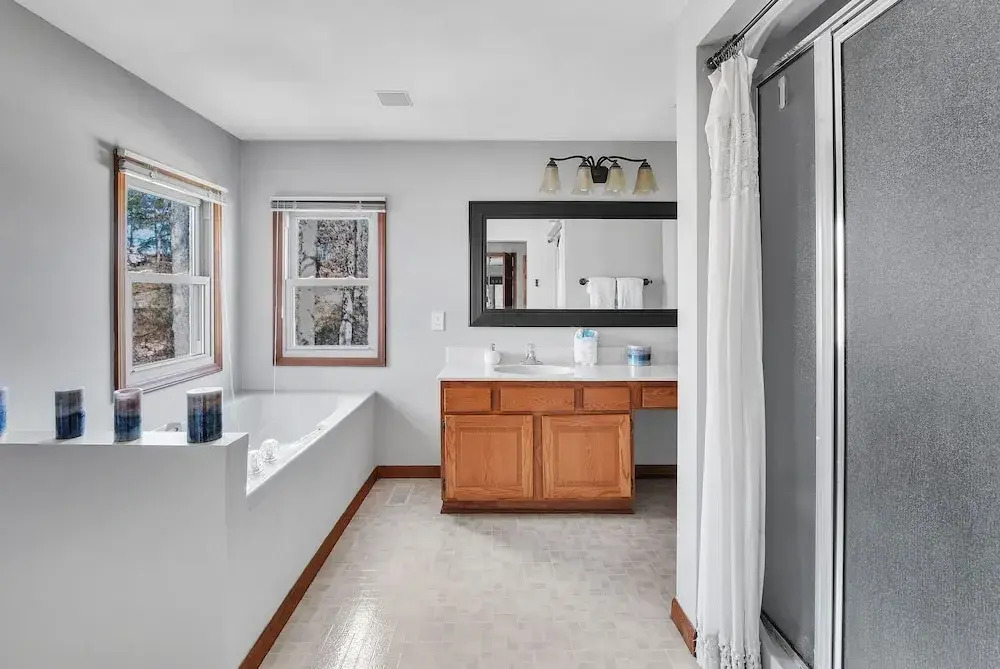 Spacious Hidden Paradise At Lake Norman 4 Bedroom Home