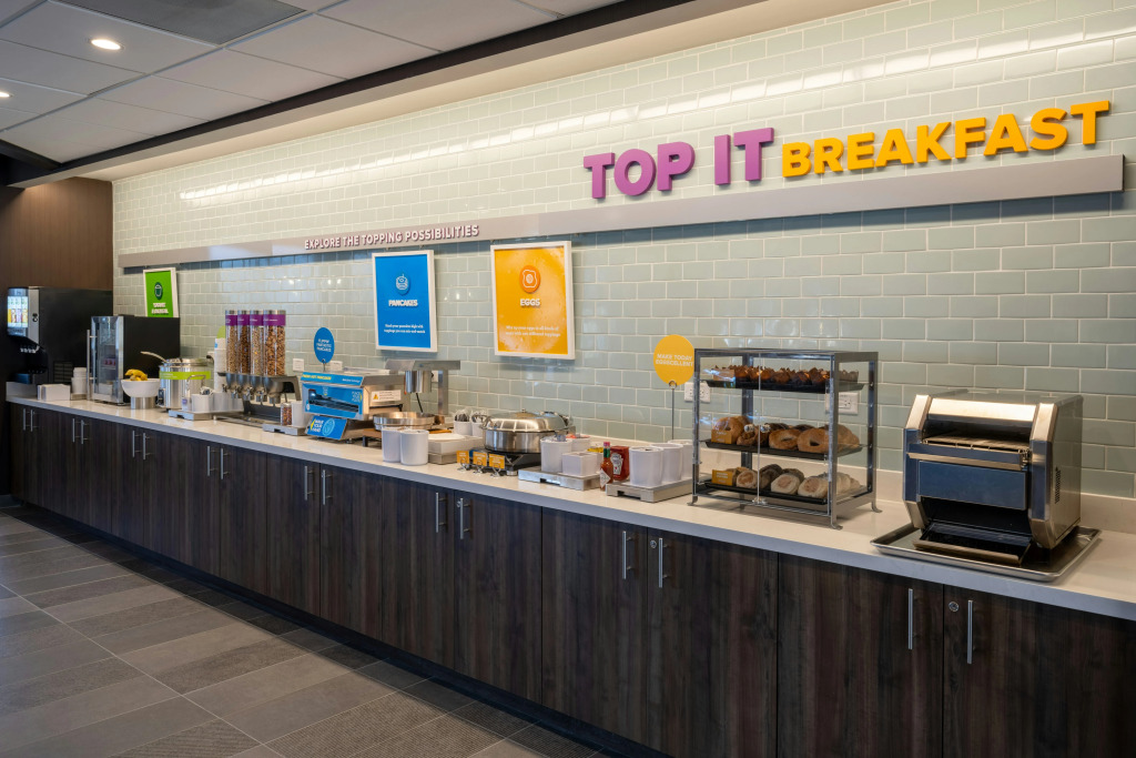 Tru by Hilton Naperville Chicago