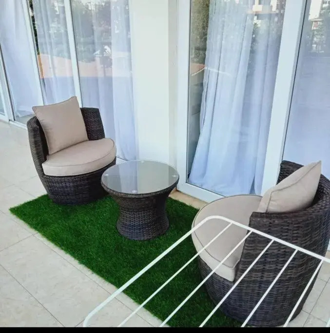 Lovely 2-bedroom serviced apartment with pool in Kilimani