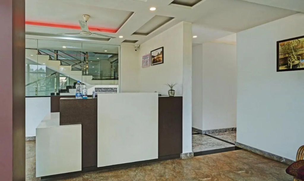 Itsy Hotels Vijaya Comforts, with BAR & restaurant