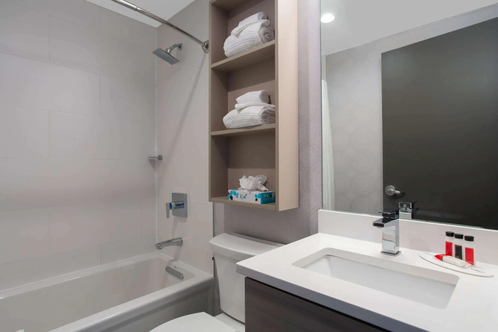 Microtel Inn by Wyndham Long Island City