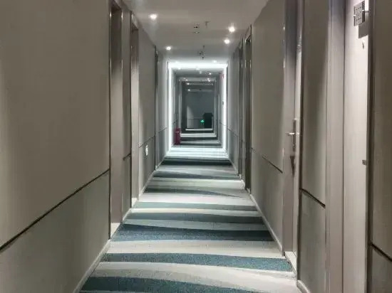 Homeinn Selected Hotel (Dandong Yalu River Bridge Broken Bridge Scenic Area Railway Station)