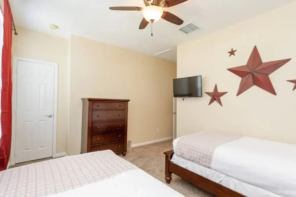3 Bedroom Modern Townhome 4003 Townhouse