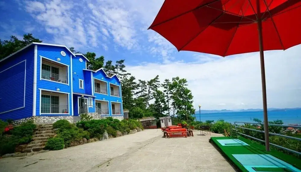 Sea sight pension