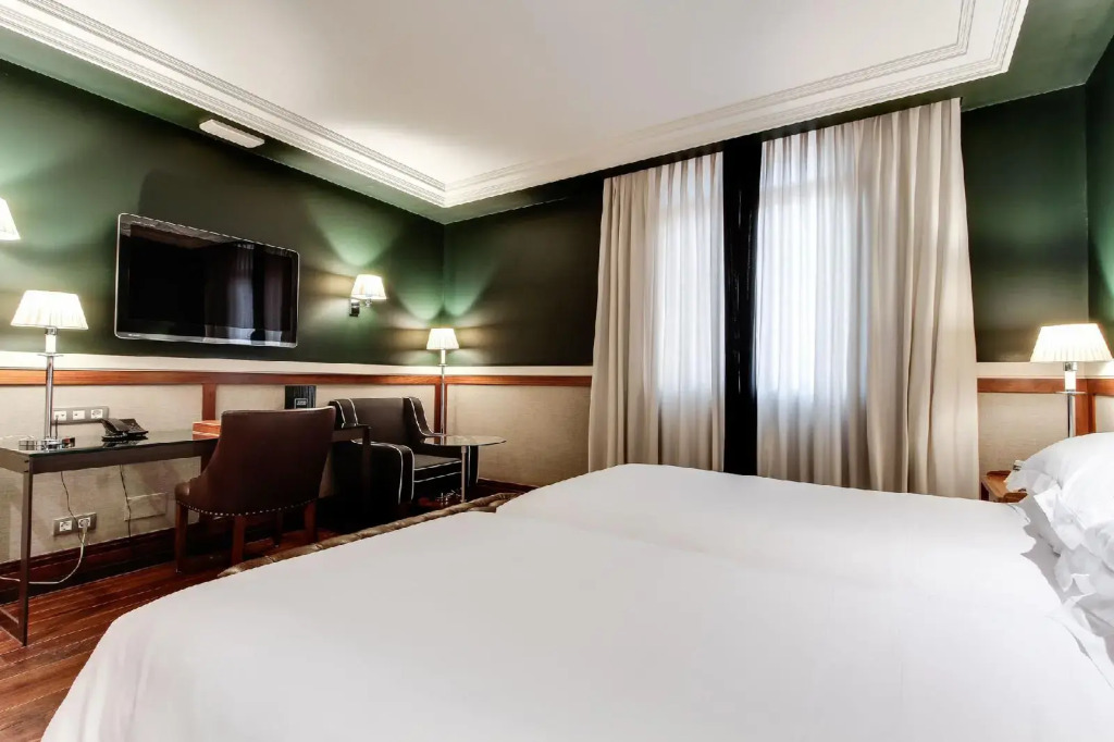 Hotel 1898