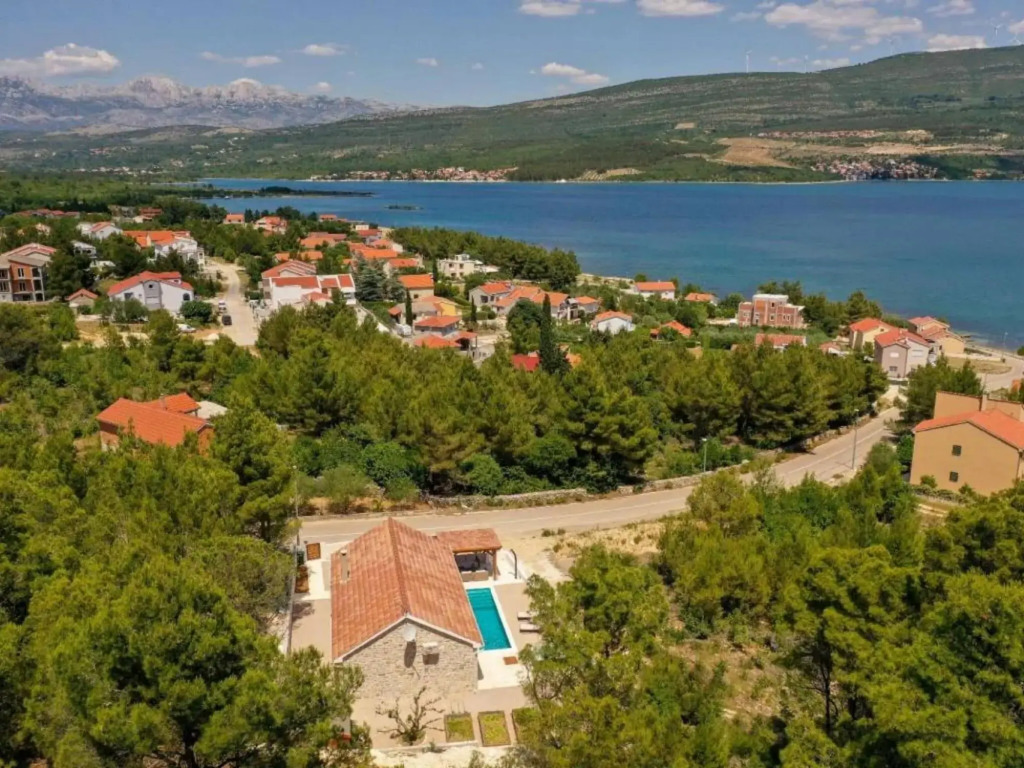 Wonderful Holiday Home in Pridraga with Wellness