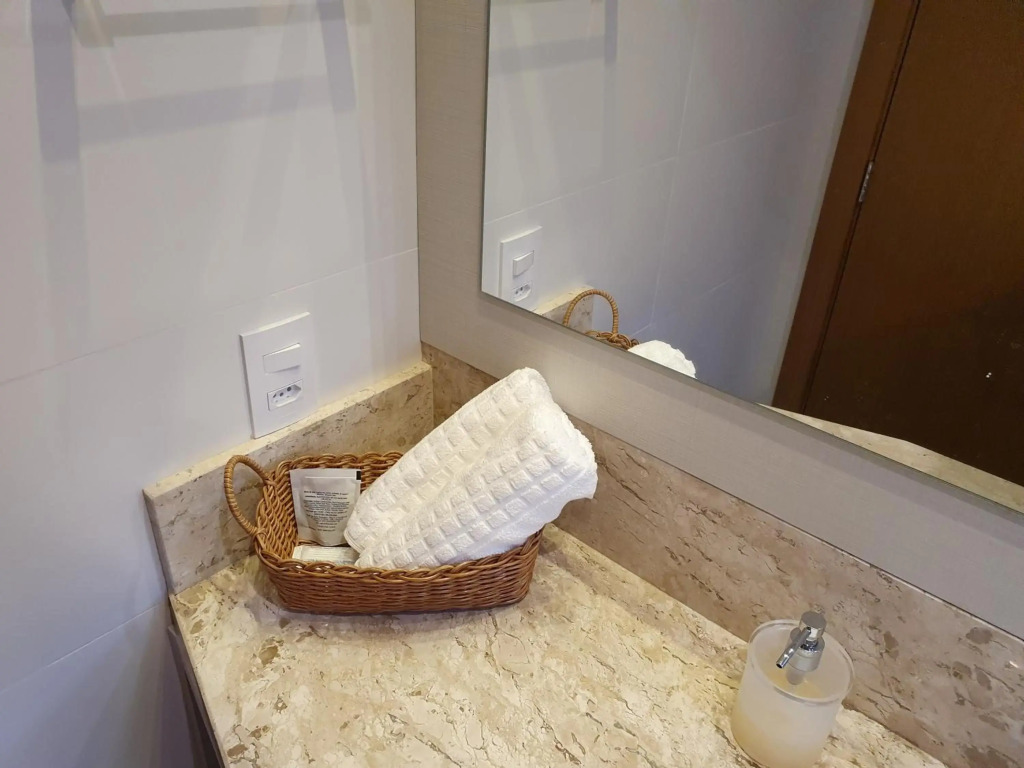 Apto De Luxo A 250Mts Rua Coberta, 2 Suites, Mobiliado E Equipado (205)