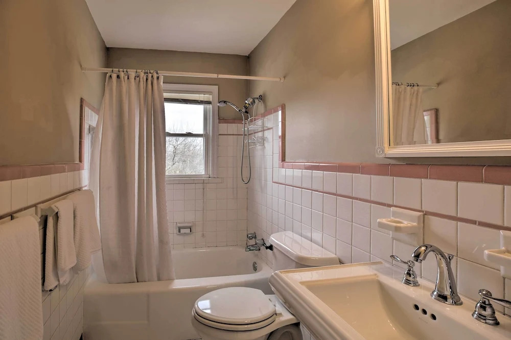 Lexington Family Home ~ 2 Miles to UK Campus!