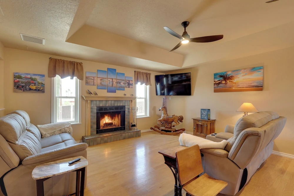Furnished Patio, Grill & Views: Lake Havasu Home