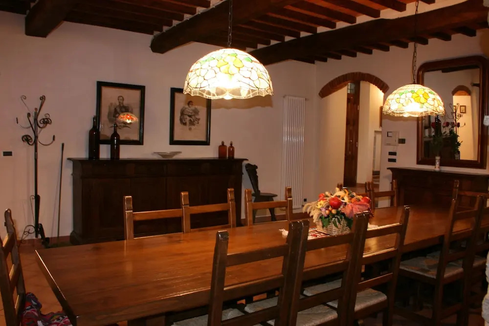 Wonderful private villa with private pool, A/C, WIFI, TV, pets allowed and parking, close to Are...