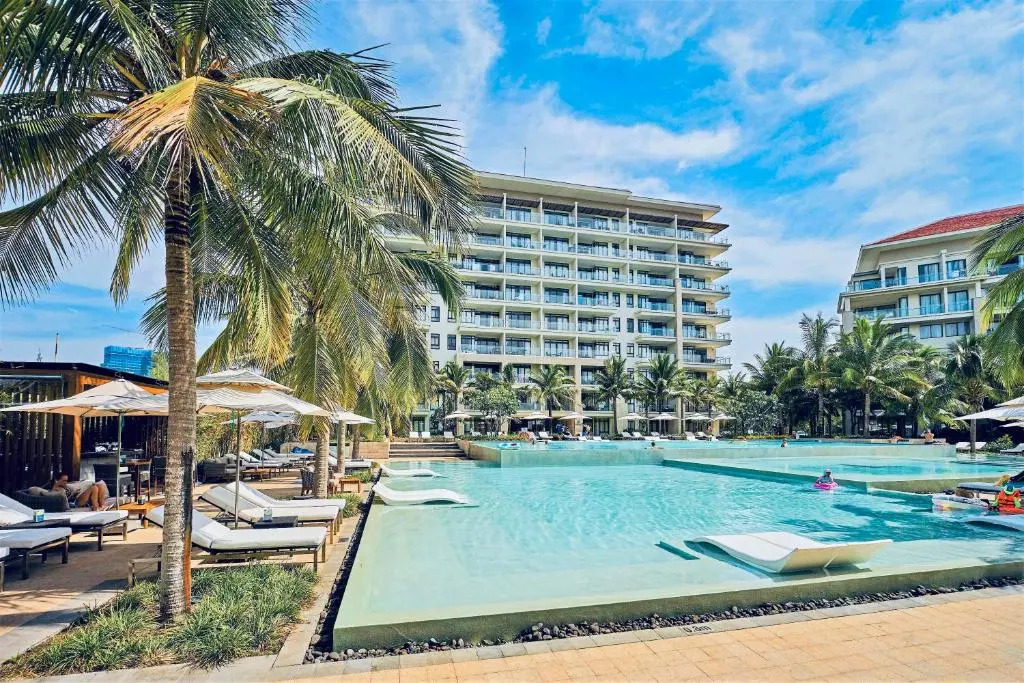 EmblemSea Luxury Villas few steps to the Danang beach