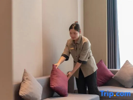 Lavande Hotel (Yunfu Luoding Branch)