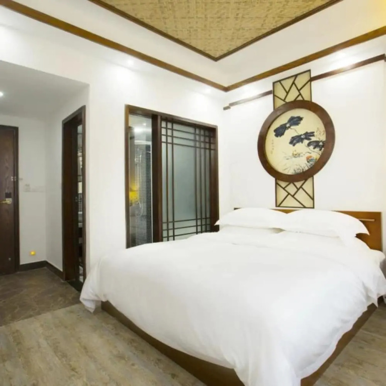 Floral Hotel Fenghuang Poshan Mansion