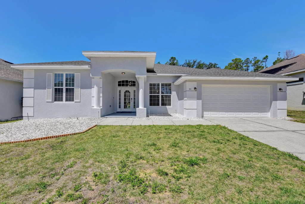Brand New Remodeled Golf Course Pool & Spa Home, Davenport, US