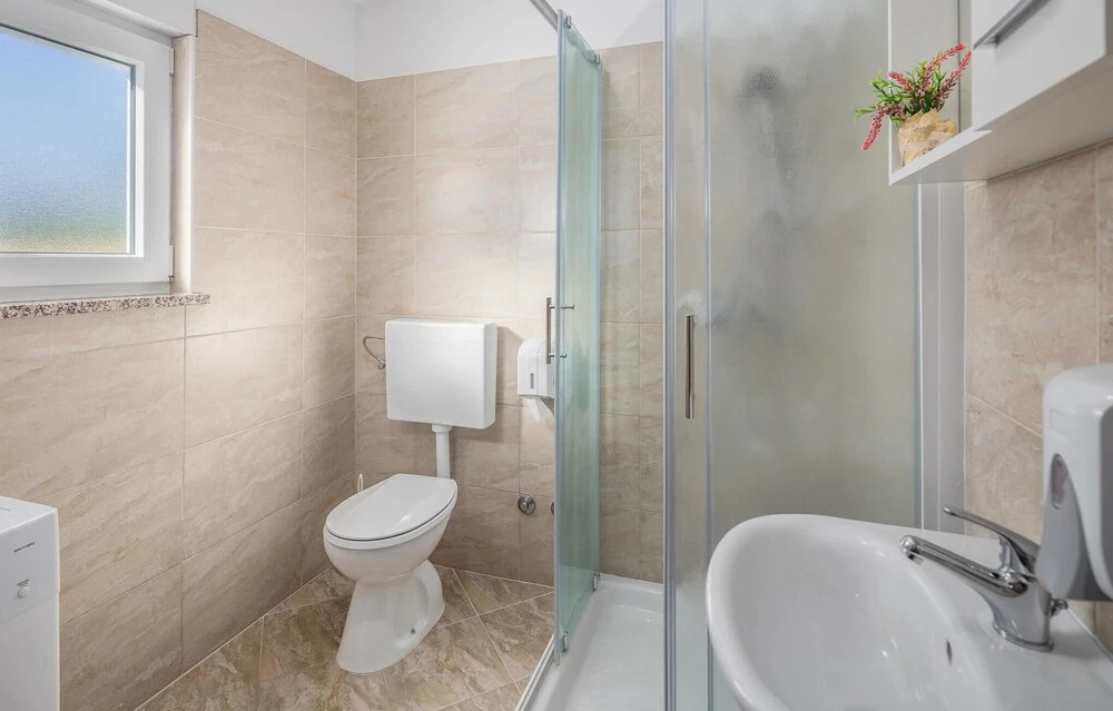 Amazing Home in Banjole With Wifi, 2 Bedrooms and Outdoor Swimming Pool