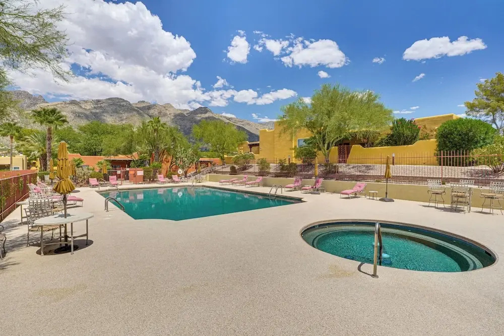 Pool & Hot Tub Access! Catalina Foothills Condo