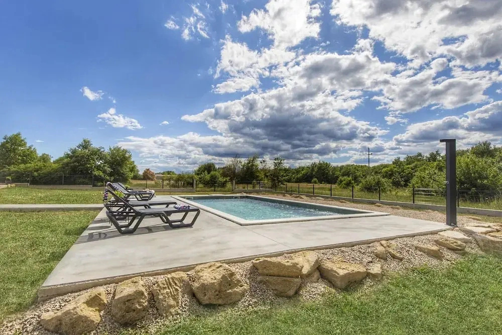 Apartment in Labin With Pool & Beach Nearby