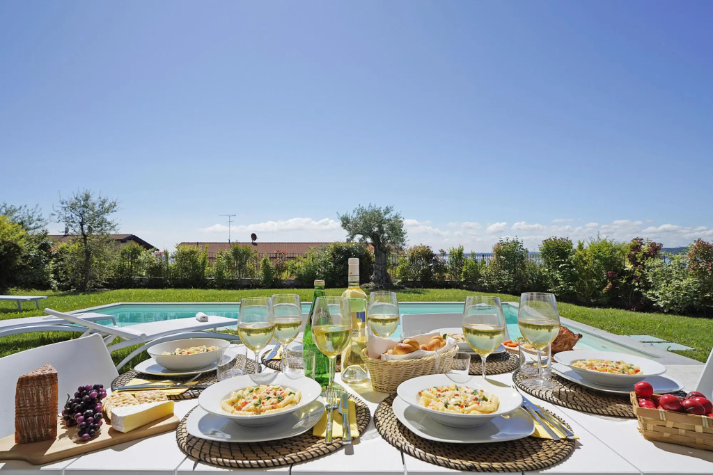 Villa Ester - P.IVA in Moniga del Garda