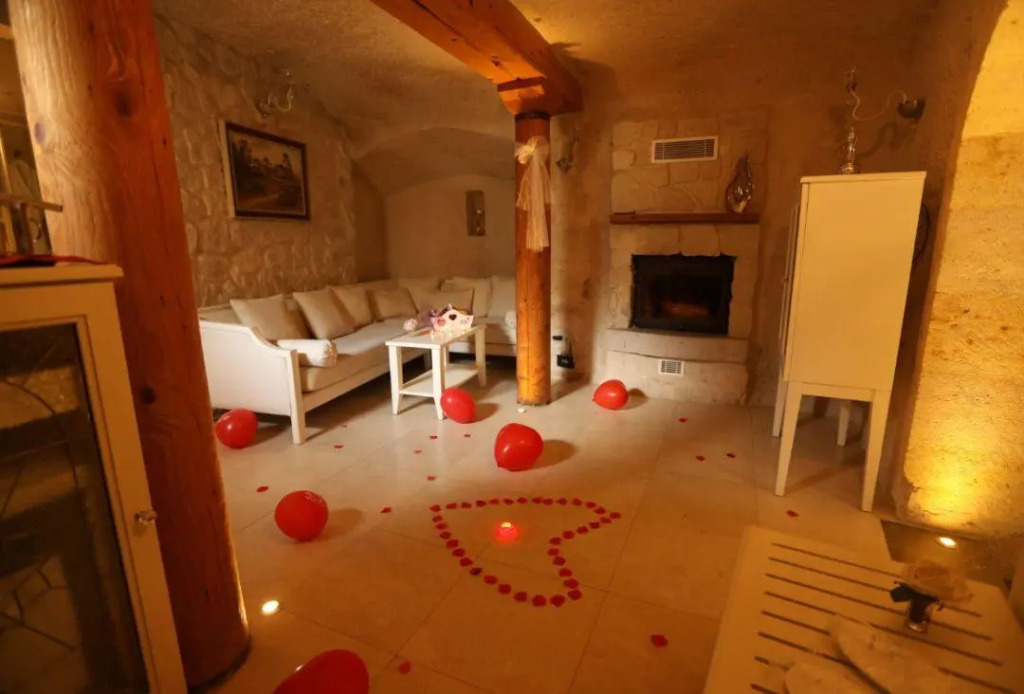 Anatelein Cave Hotel