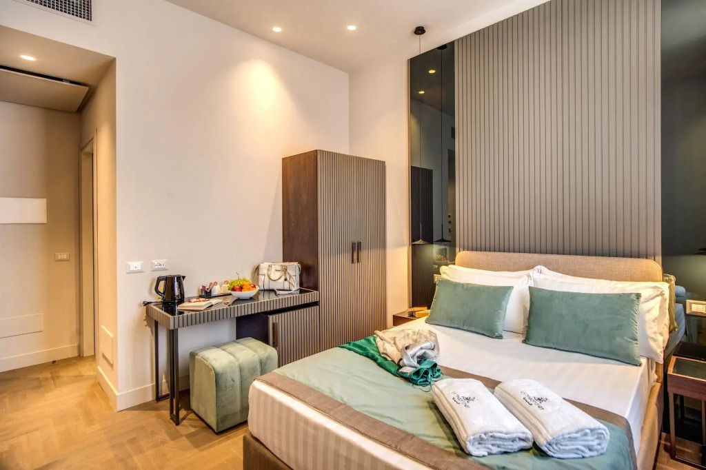 Hotel 77 Seventy-Seven - Maison DArt Collection