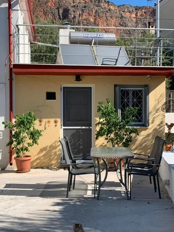 Zacharos Elegant Studio