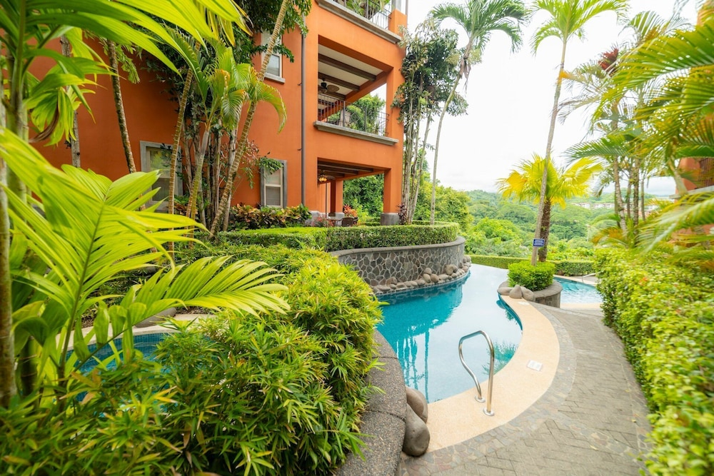 Montebello 4E 3 bdr Pool View in Los Suenos