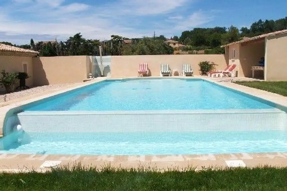House With 2 Bedrooms in Aubignan, With Shared Pool, Enclosed Garden and Wifi - 120 km From the Beach