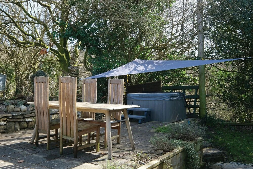 Merlins Cabin - 2 Bed - Blaen Cedi Farm
