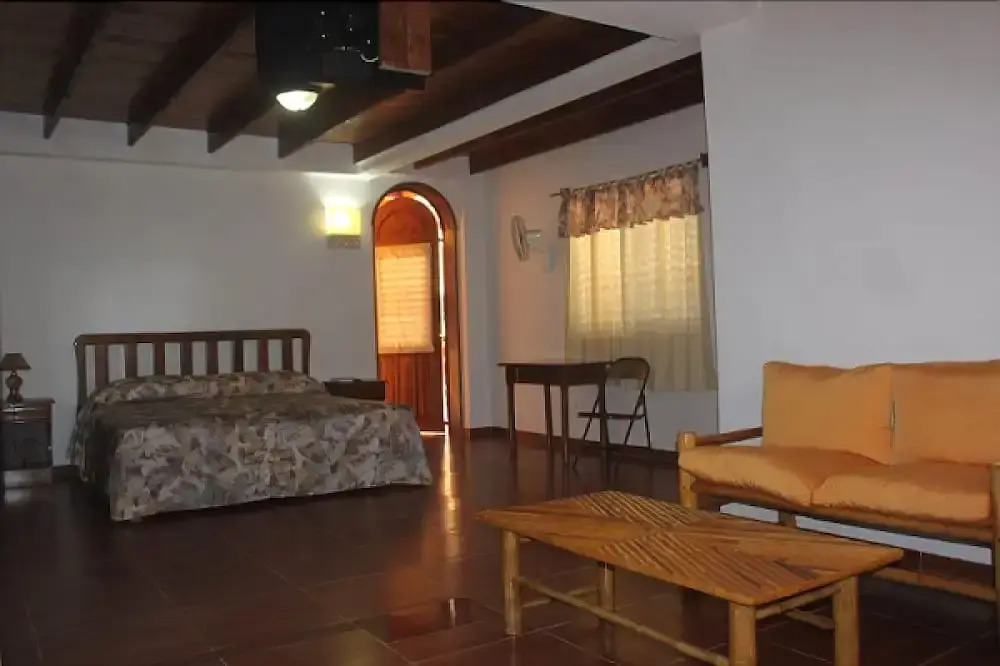 Colin's Hotel