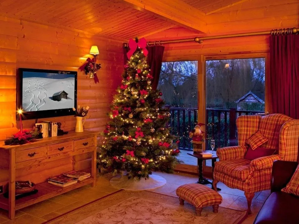 Cherbridge Lodges - Riverside lodges, short lets