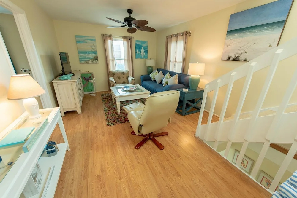 Eyes On The Sunset Apartment 3