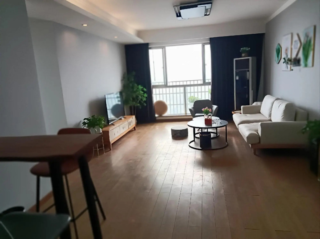 Changsha Post-90 Theme Hotel (Wuyi Square IFS International Financial Center)