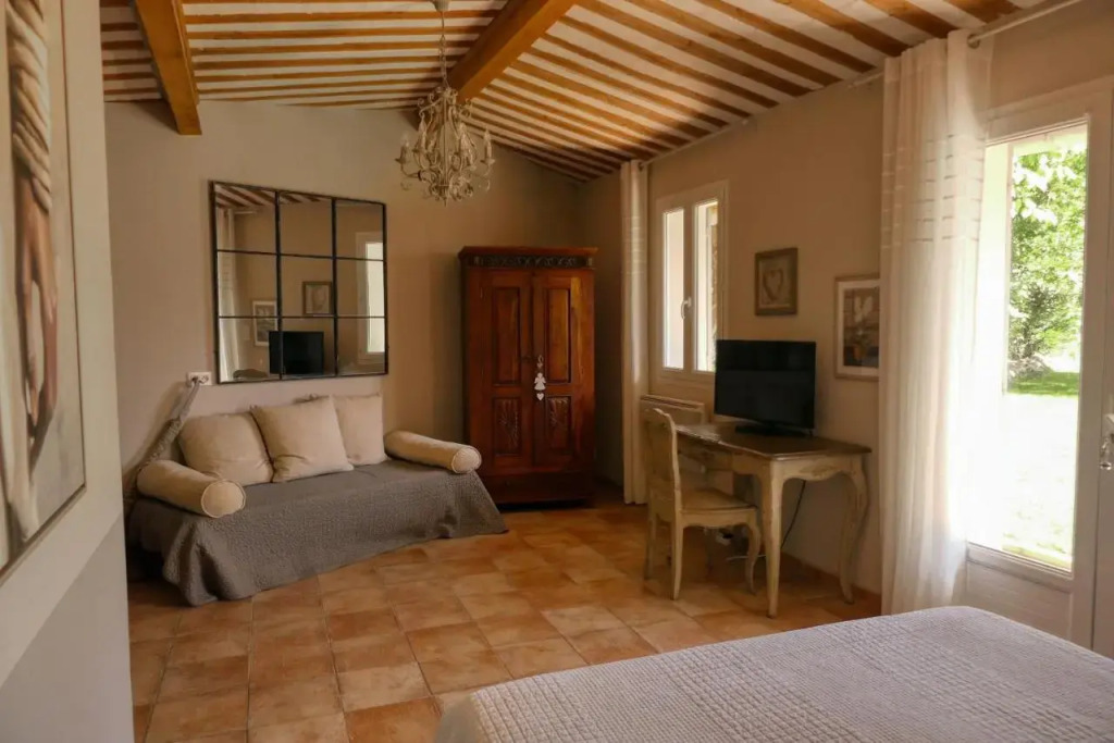Jade En Provence