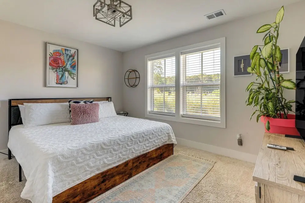 5 Mi to Intl Soccer Play: ATL Townhome w/ Balcony