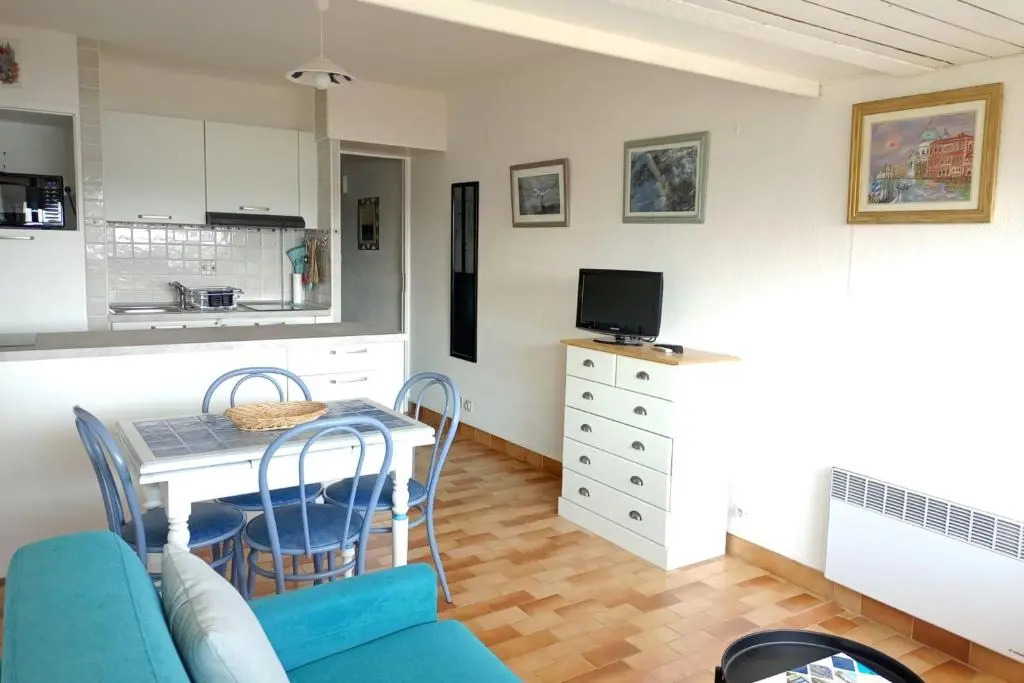 Comfortable Studio In Front Of The Hérault