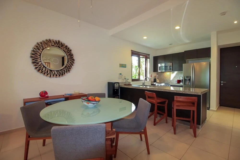 Luxurious 2 BR Condo w Sunbeds in Private Terrace Terrace Pool View Best Wi-fi