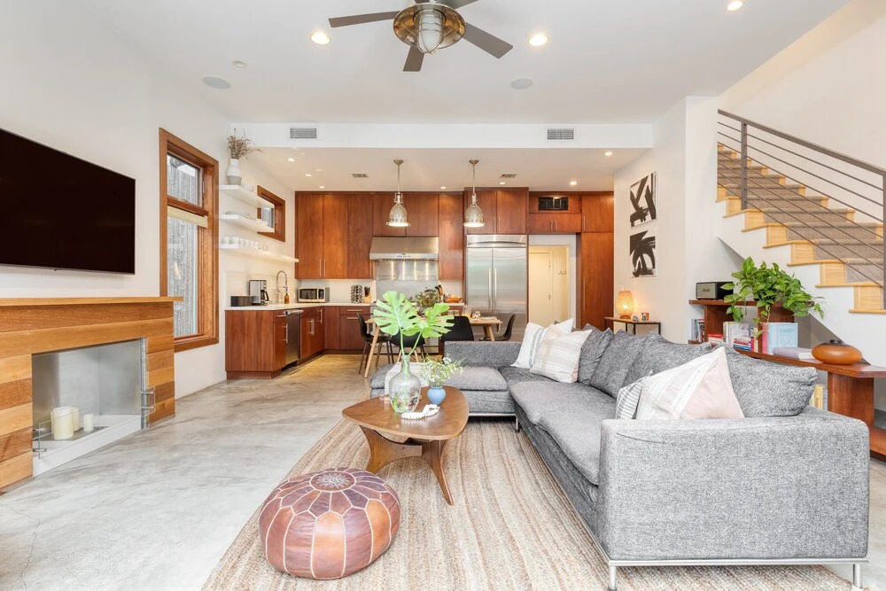 Breakwater by Avantstay Venice Bungalow w/ Rooftop Patio Close to Beach!