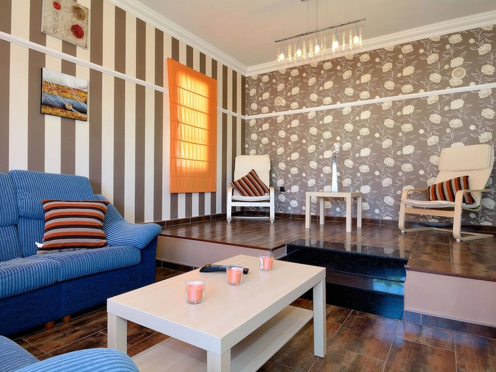 Quiet Location, Comfortable and Detached Villa With Private Pool Near Tinajo