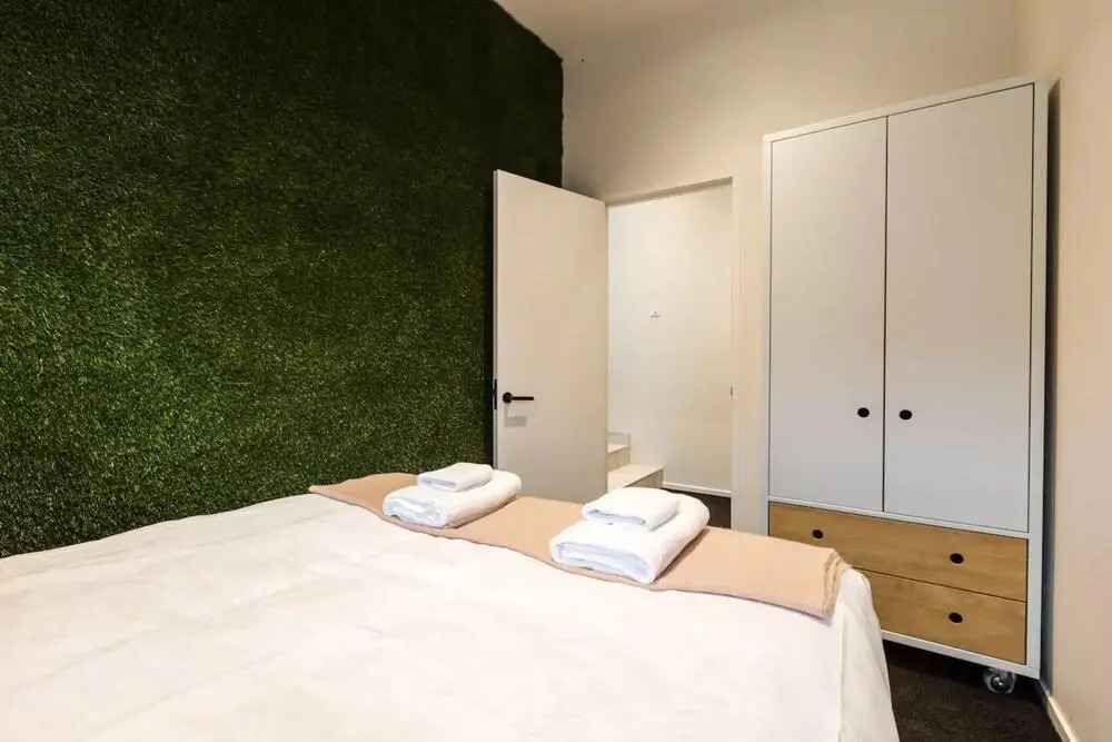 Designer 4 Bedroom Converted Loft Minutes to Skycity