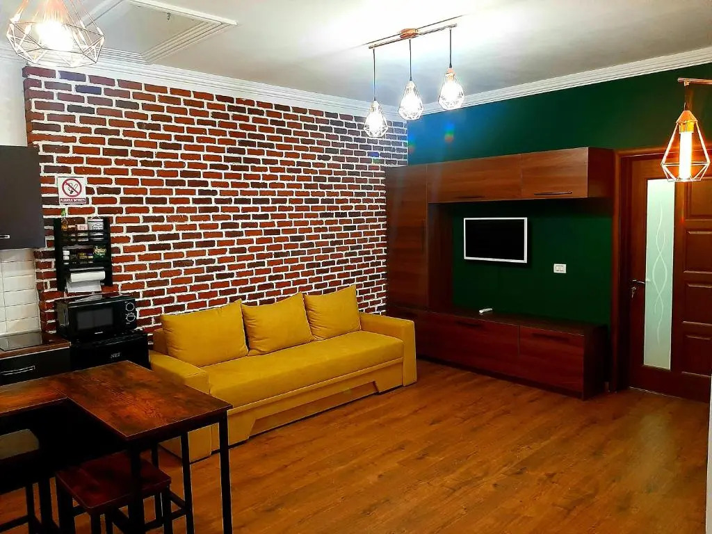 Stelis House