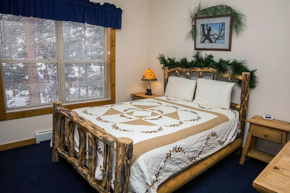 Timber Creek Chalets: 8 3 Bedroom Chalet