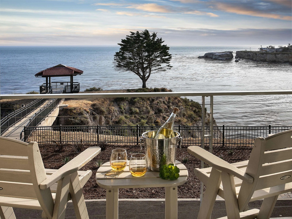 Inn at the Cove
