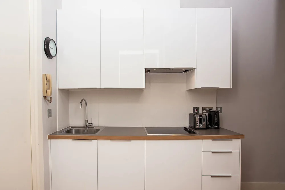 1 Bedroom Garden Apartment Near Gloucester Road Station
