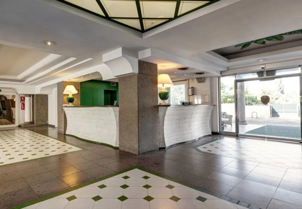 Aris Garden Hotel