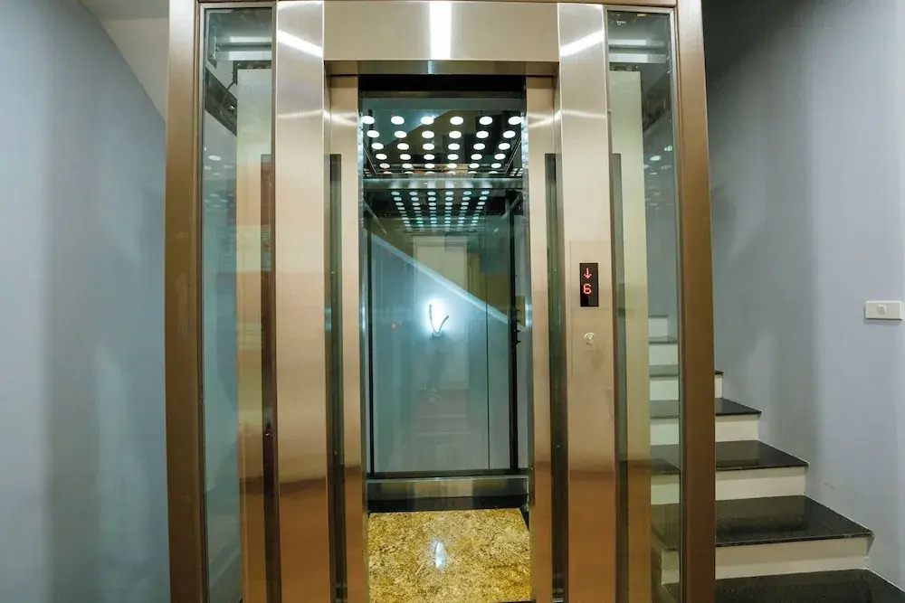 AZOMA hotel